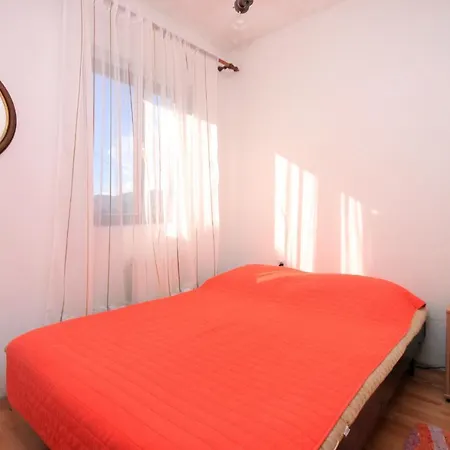 By The Sea - 157 Apartman *